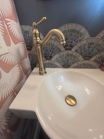 16 W 780 S, Centerville, UT 84014