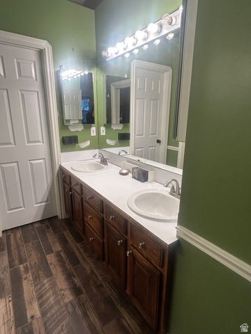 16 W 780 S, Centerville, UT 84014