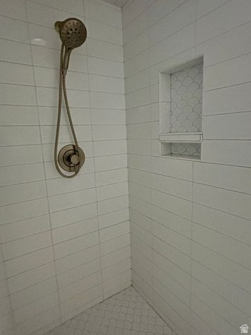 16 W 780 S, Centerville, UT 84014