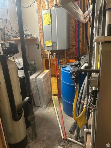 16 W 780 S, Centerville, UT 84014