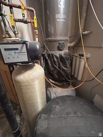 16 W 780 S, Centerville, UT 84014