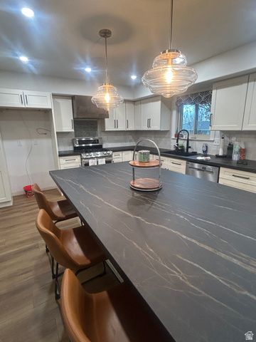 16 W 780 S, Centerville, UT 84014