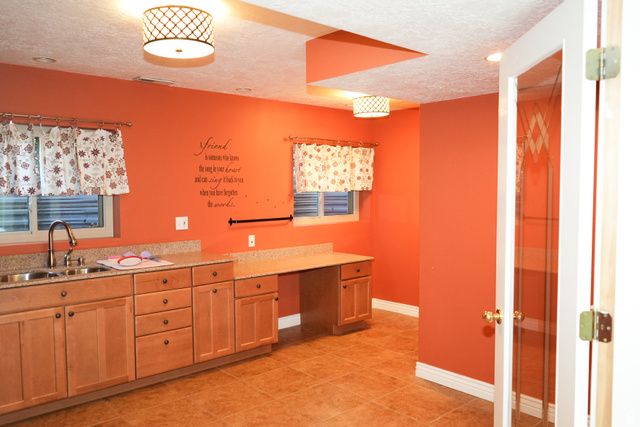 16 W 780 S, Centerville, UT 84014