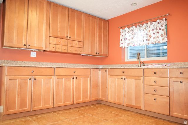 16 W 780 S, Centerville, UT 84014