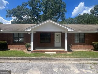 986 Locust Drive NE, Conyers, GA 30012
