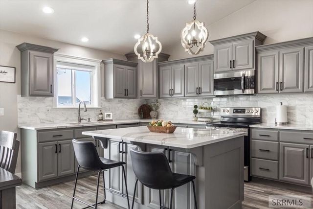 1952 47th Street, Ammon, ID 83401