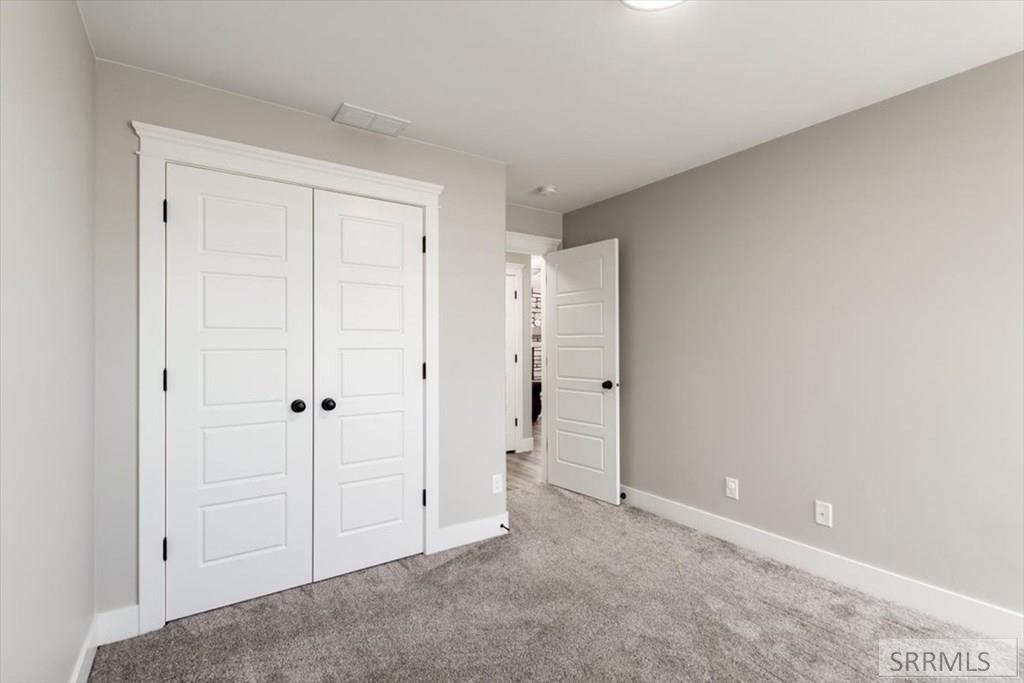 Image 19 of property listing at 1952 47th Street, Ammon, ID 83401