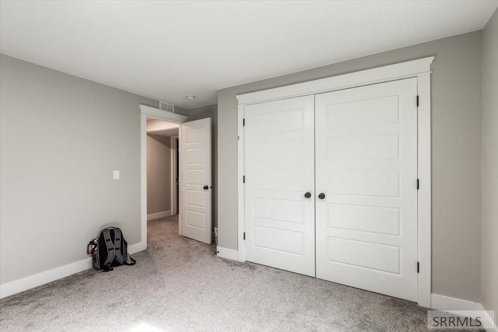Image 34 of property listing at 1952 47th Street, Ammon, ID 83401