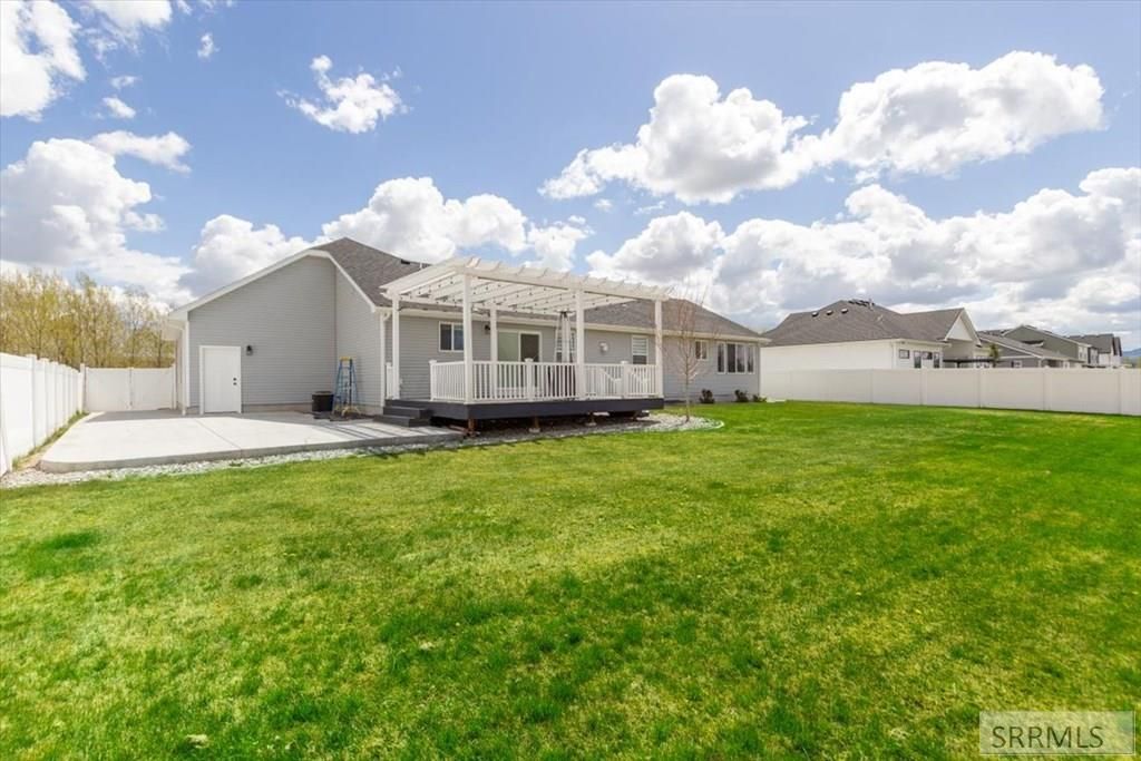 Image 37 of property listing at 1952 47th Street, Ammon, ID 83401