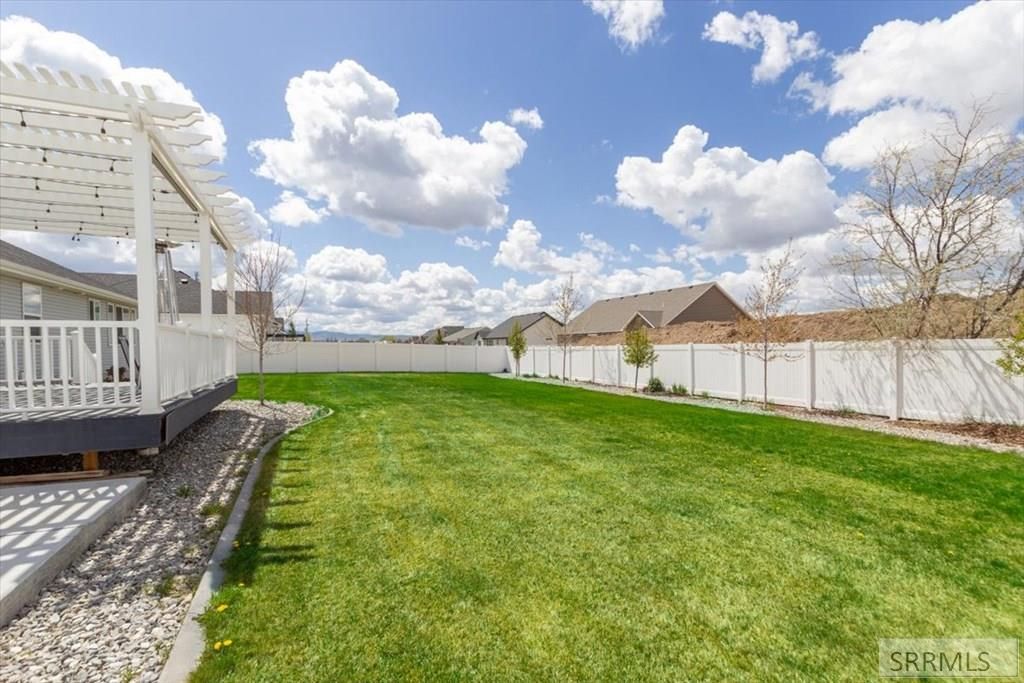 Image 38 of property listing at 1952 47th Street, Ammon, ID 83401