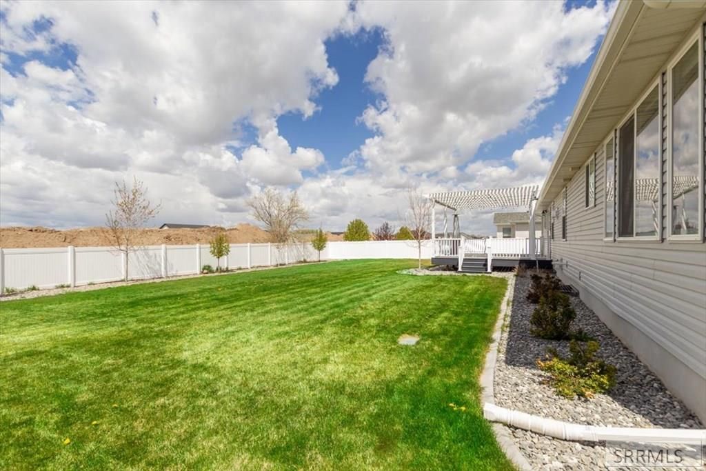 Image 39 of property listing at 1952 47th Street, Ammon, ID 83401