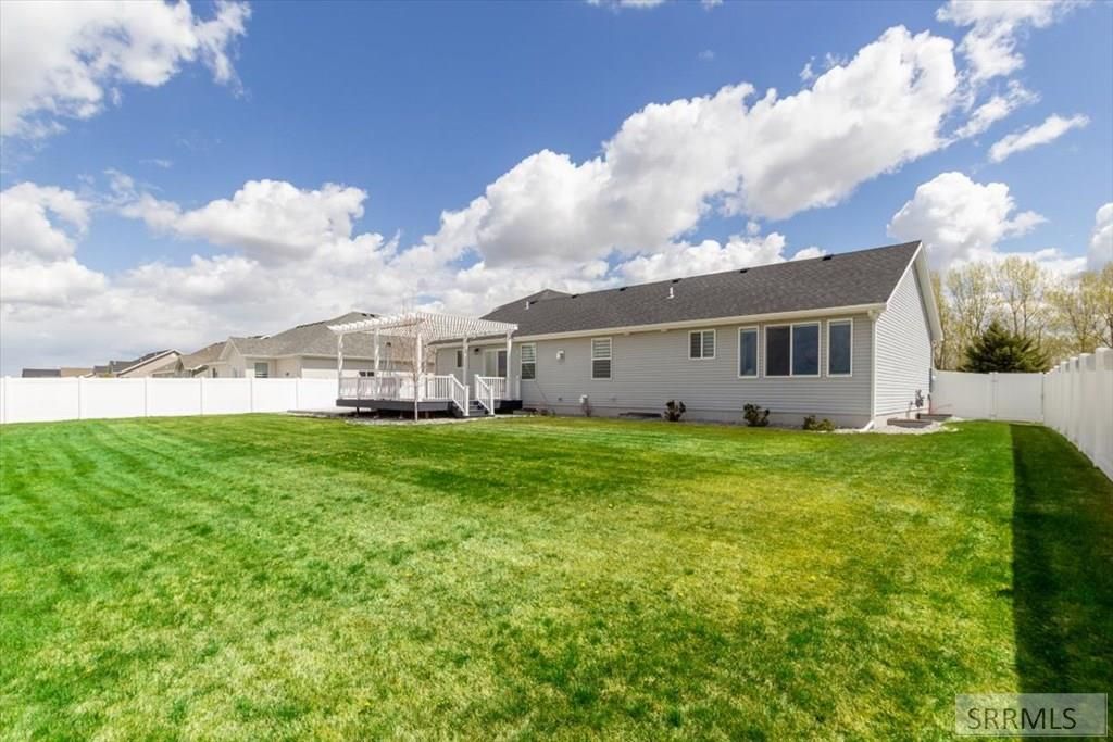 Image 40 of property listing at 1952 47th Street, Ammon, ID 83401