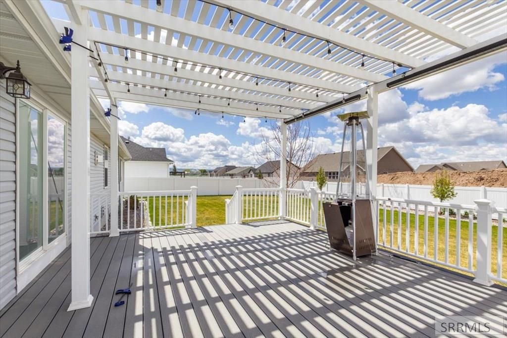 Image 41 of property listing at 1952 47th Street, Ammon, ID 83401