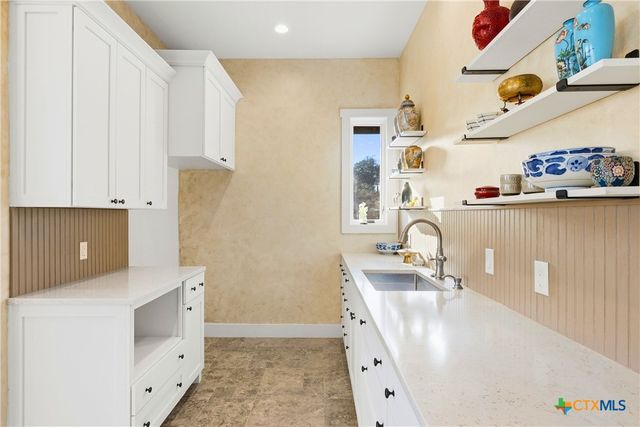 1600 Brushy Ridge Trail, Blanco, TX 78606
