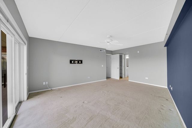 730 Creekside Drive 405C, Mount Prospect, IL 60056