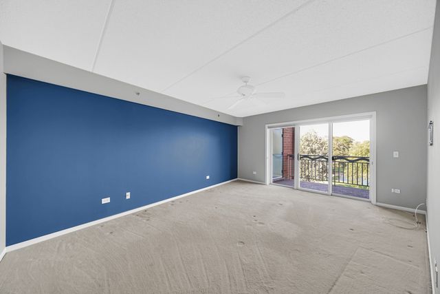 730 Creekside Drive 405C, Mount Prospect, IL 60056