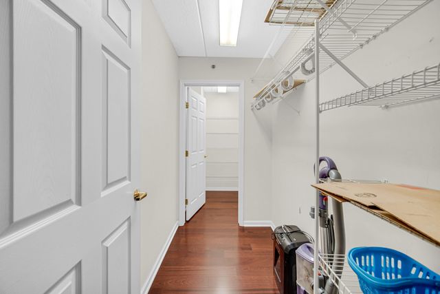 730 Creekside Drive 405C, Mount Prospect, IL 60056