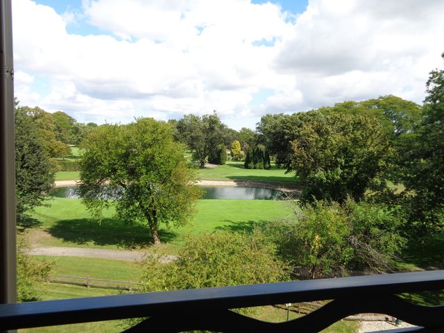 730 Creekside Drive 405C, Mount Prospect, IL 60056