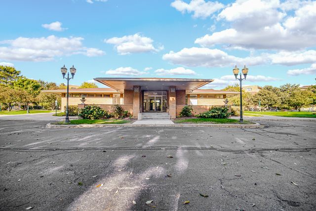 730 Creekside Drive 405C, Mount Prospect, IL 60056