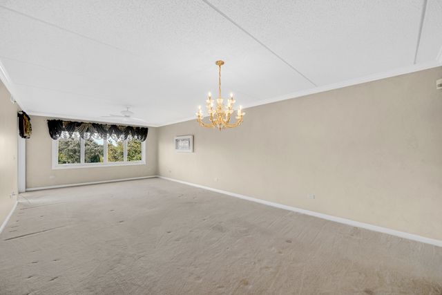 730 Creekside Drive 405C, Mount Prospect, IL 60056