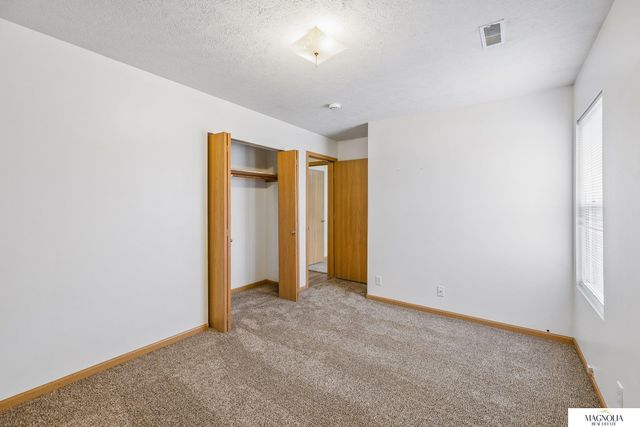 526 Lamont Drive, Lincoln, NE 68528