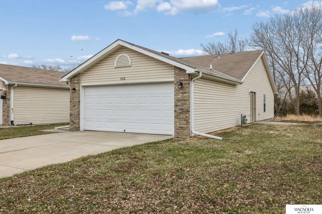 526 Lamont Drive, Lincoln, NE 68528