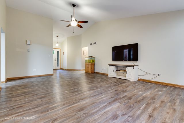 108 S Union Street, Newark, IL 60541