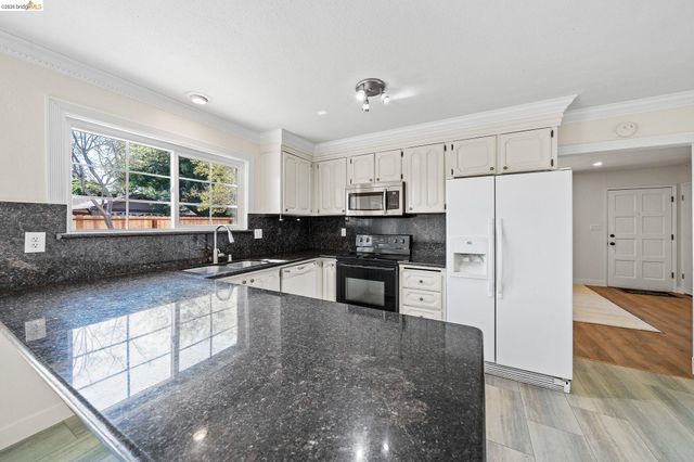 2 Viking Way, Pittsburg, CA 94565