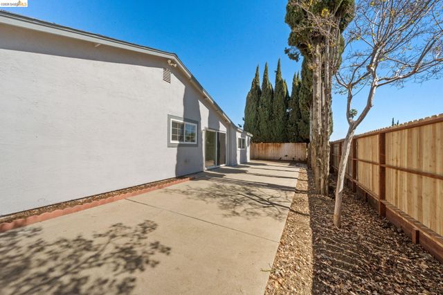 2 Viking Way, Pittsburg, CA 94565