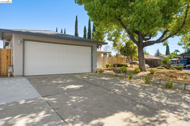 2 Viking Way, Pittsburg, CA 94565