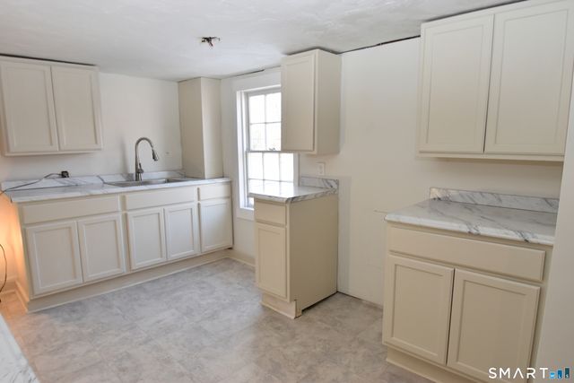 298 Naubuc Avenue, Glastonbury, CT 06033