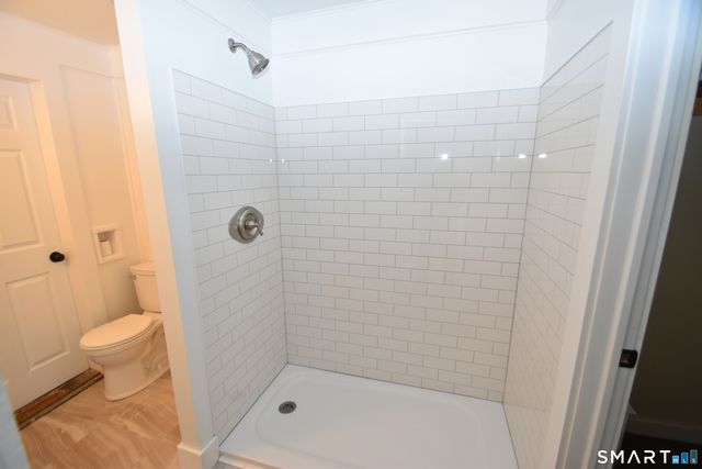 298 Naubuc Avenue, Glastonbury, CT 06033