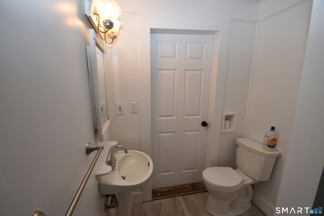 298 Naubuc Avenue, Glastonbury, CT 06033