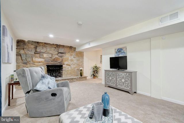 900 E TANTALLON DR, Fort Washington, MD 20744