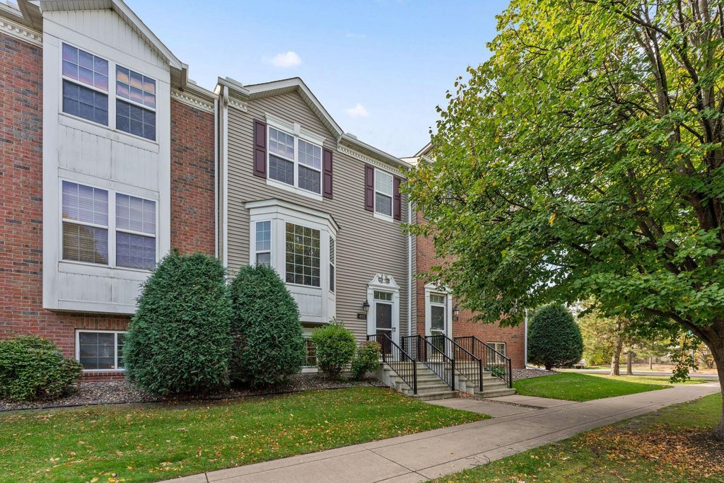 403 Village Parkway, Circle Pines, MN 55014 — exterior
