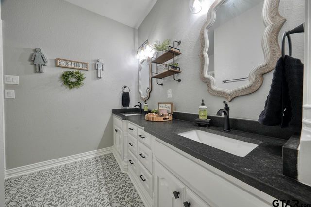 13669 Karah Lane, Lindale, TX 75771