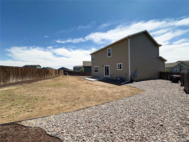 207 Clayton Ave, Keenesburg, CO 80643