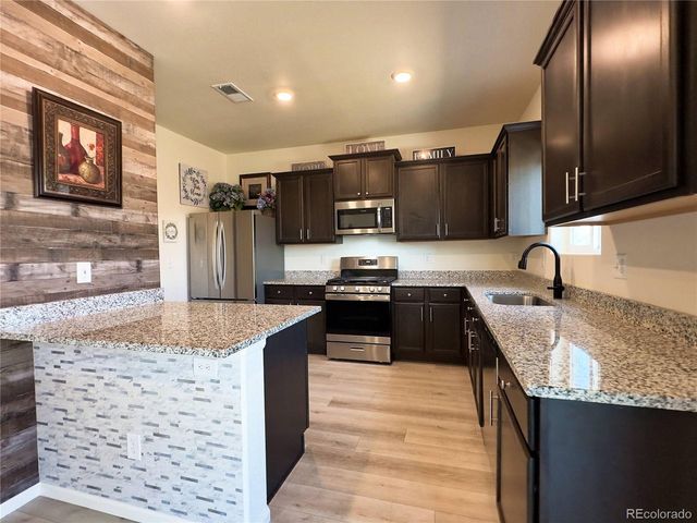 207 Clayton Ave, Keenesburg, CO 80643