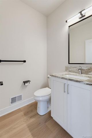 2934 W Walton Boulevard, Waterford, MI 48329