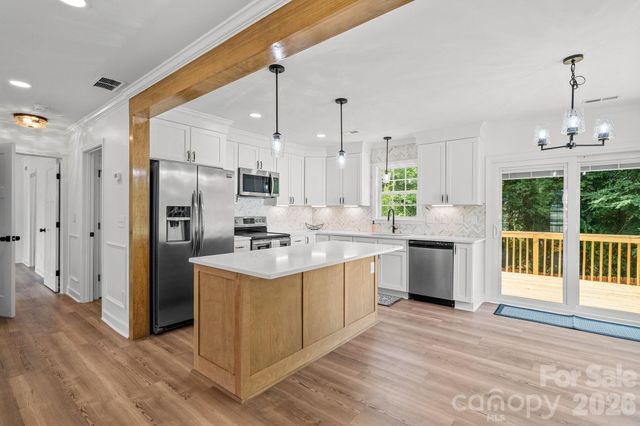 2751 Bridgeport Drive, Winston Salem, NC 27103
