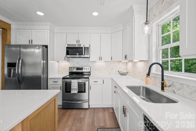 2751 Bridgeport Drive, Winston Salem, NC 27103