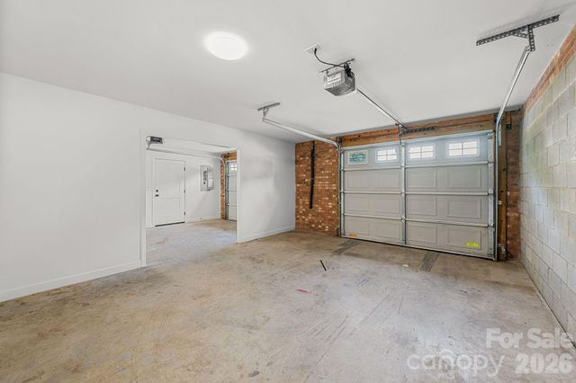 2751 Bridgeport Drive, Winston Salem, NC 27103