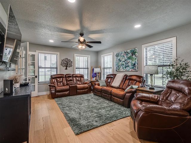 9813 SW 104th Street, Mustang, OK 73064