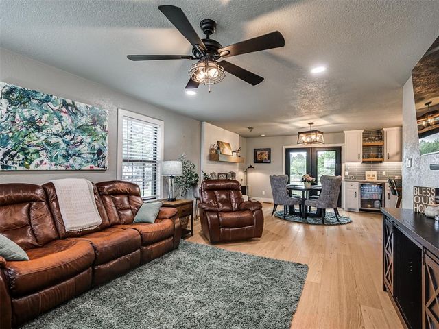 9813 SW 104th Street, Mustang, OK 73064