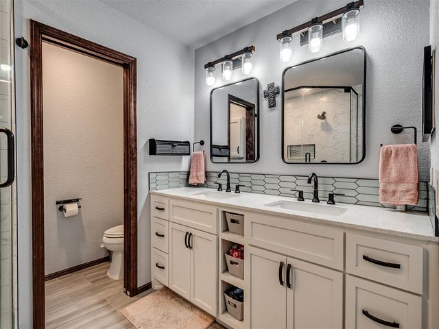 9813 SW 104th Street, Mustang, OK 73064