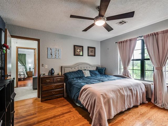 9813 SW 104th Street, Mustang, OK 73064