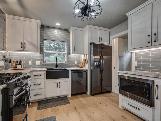 9813 SW 104th Street, Mustang, OK 73064