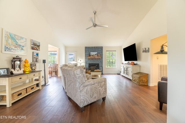 124 Hartford Village Way, Kingston, TN 37763