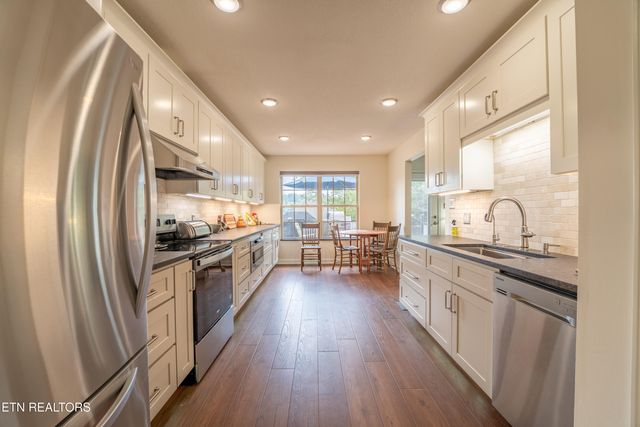 124 Hartford Village Way, Kingston, TN 37763