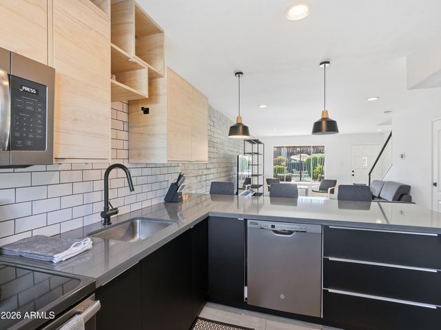 4701 N 68TH Street 214, Scottsdale, AZ 85251